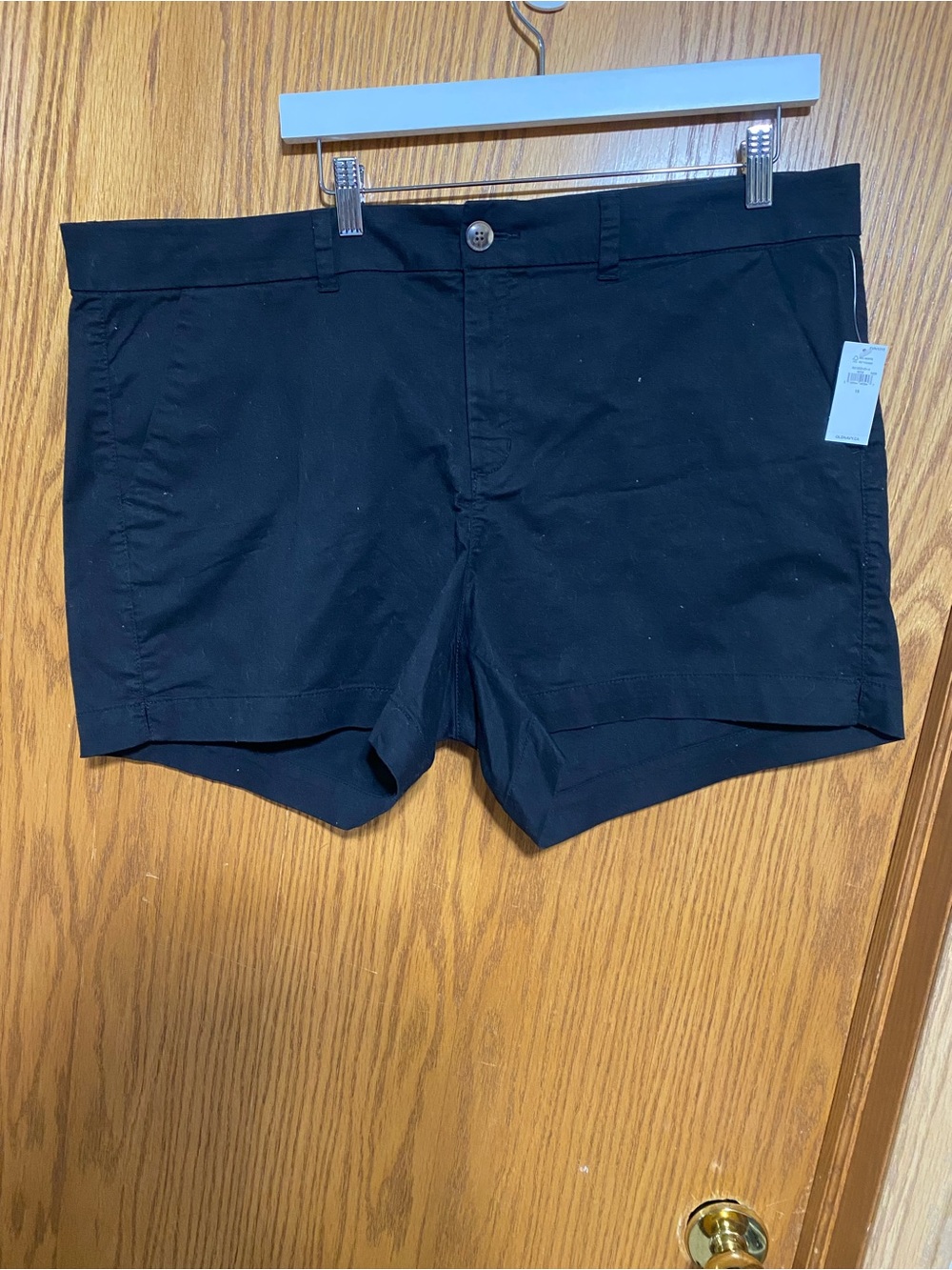 Plus, says every day midrise shorts black size 18